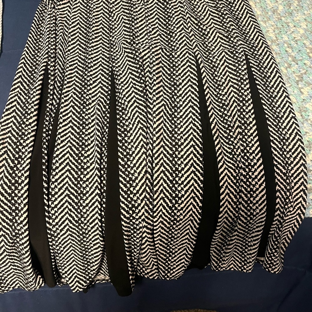 Roz and Ali Elegant Black and White Women's Skirt size Large